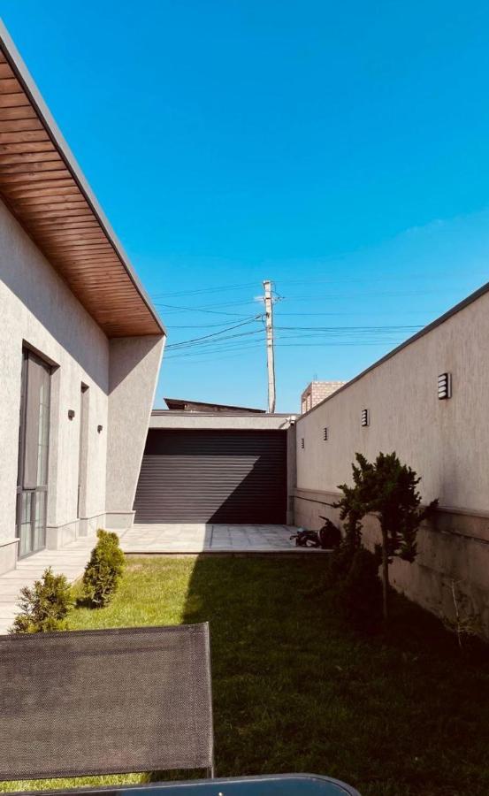 Grey House Apart otel Zovuni Dış mekan fotoğraf
